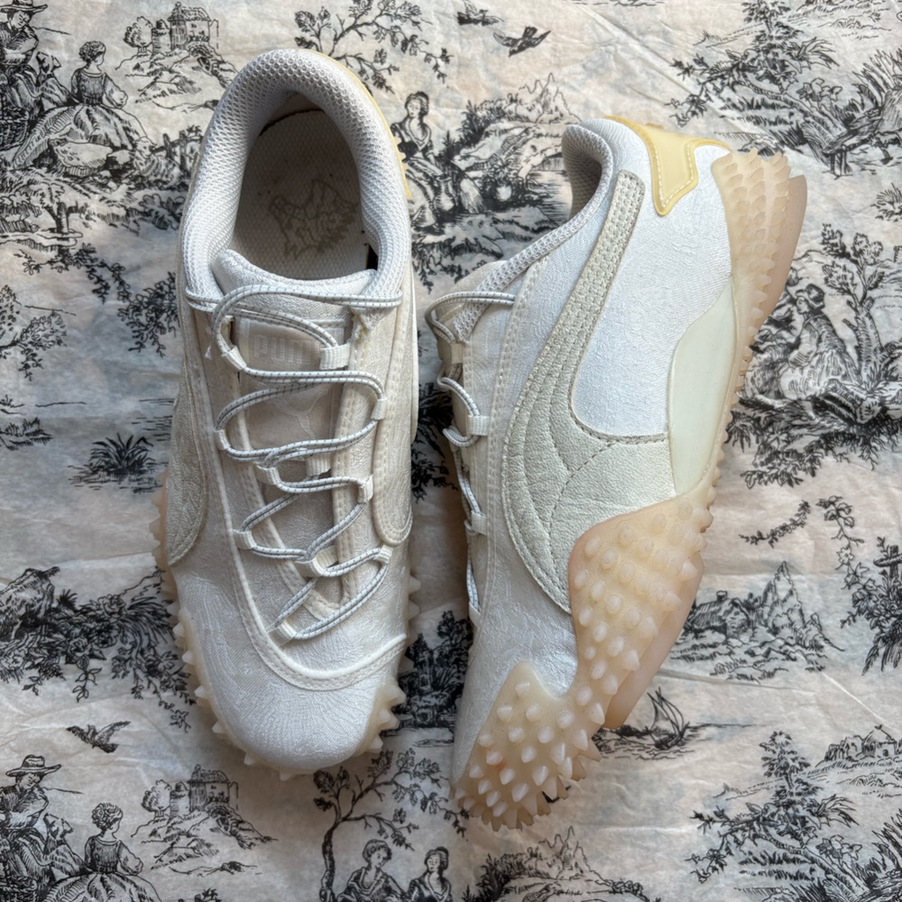 Collina Strada Puma Sneakers Women’s size 5.5